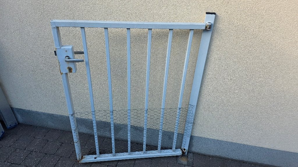 Metalen hekken + poortje met slot, Enlèvement