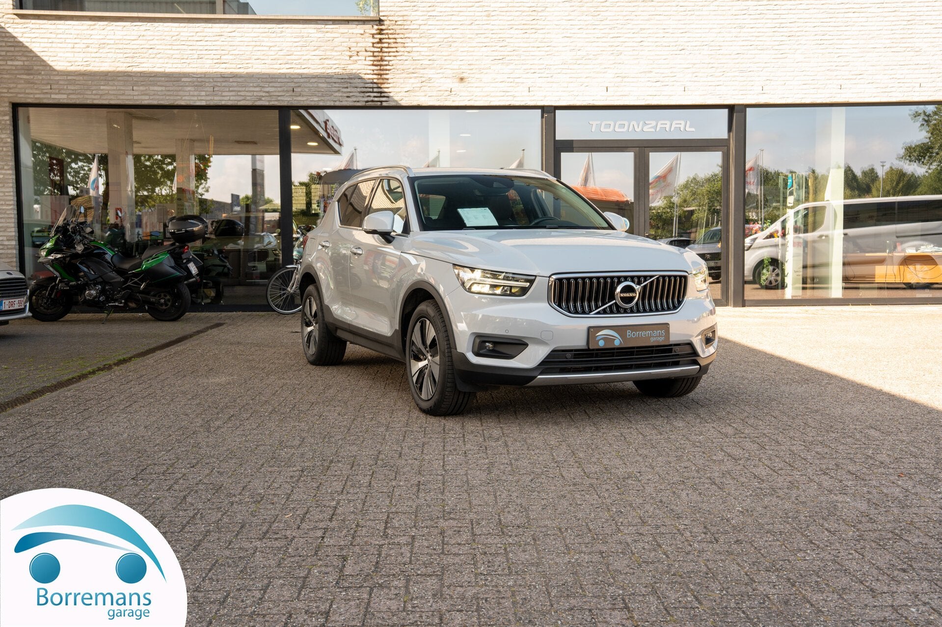 Volvo XC 40 T5 PHEV Business | 263 pk | Camera | CarPlay |, Autos, Volvo, 0 kg, Argent ou Gris, Euro 6, 0 kg