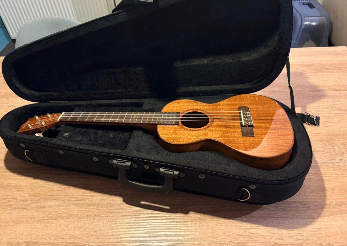 Ukelele Tenor, Muziek en Instrumenten, Ophalen, Zo goed als nieuw, Overige typen, Met koffer
