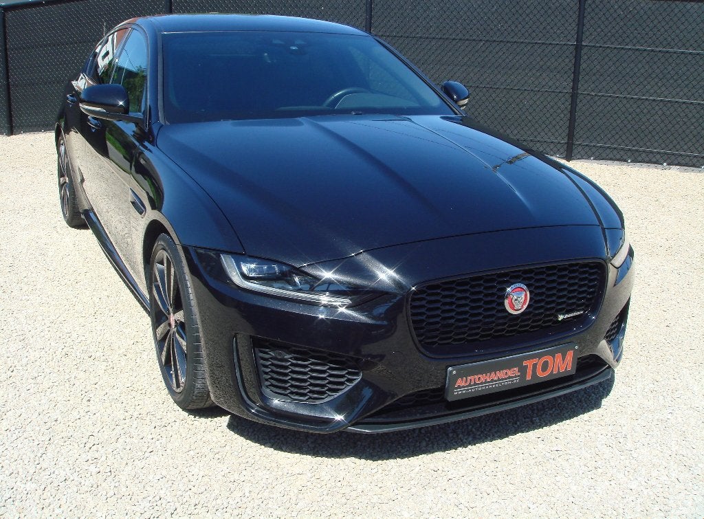 JAGUAR XE 2.0 R-DYNAMIC * LEDER * MERIDIAN * CAMERA *, Autos, Jaguar, Cuir, Achat, Entreprise, Entretenue par le concessionnaire