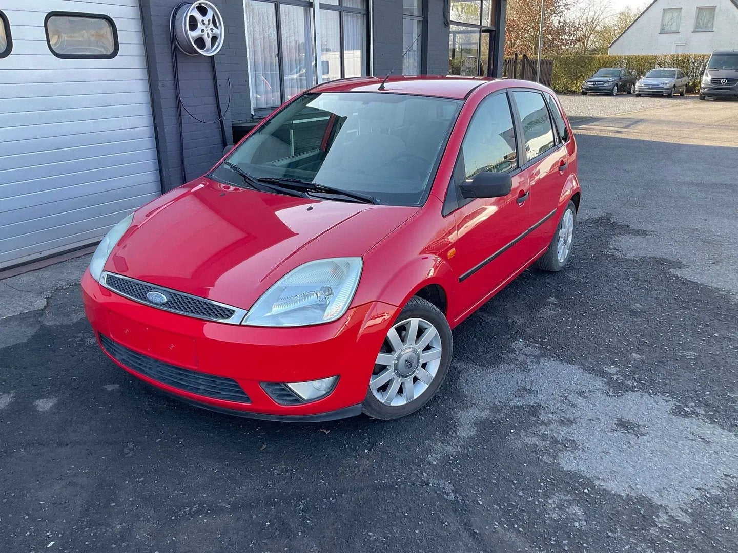 Ford Fiesta 1.6i SE 16v Ghia-Airco-Alu’s-trekhaak-EXPORT, Auto's, Gebruikt, 4 cilinders, 1104 kg, Bedrijf