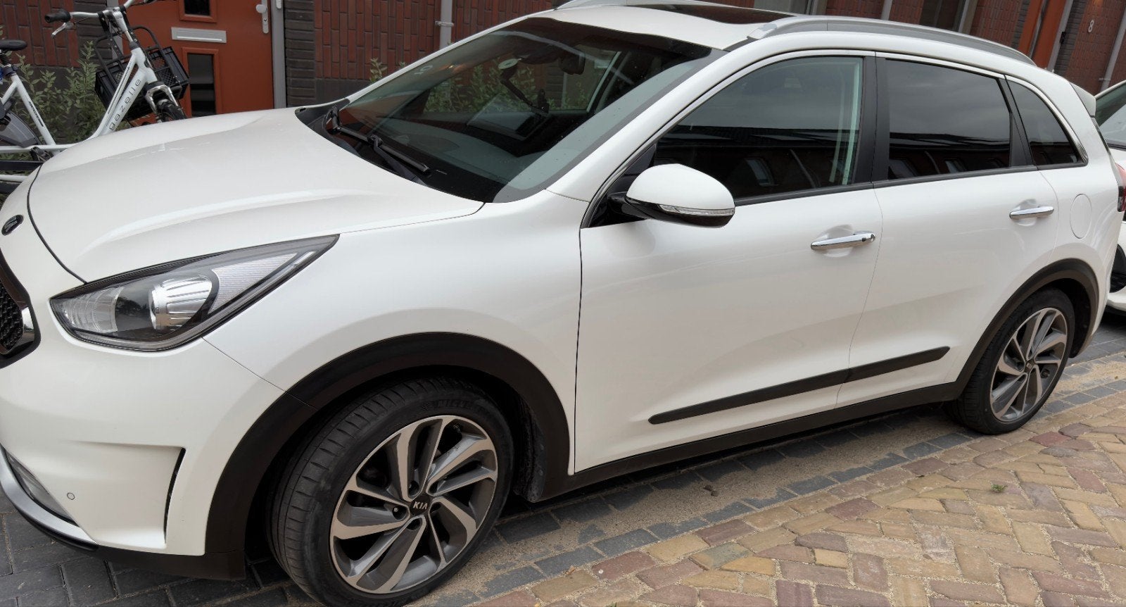 Kia niro hev Sense + Techno Pack, Monovolume, 4 cilinders, 1600 cc, Wit