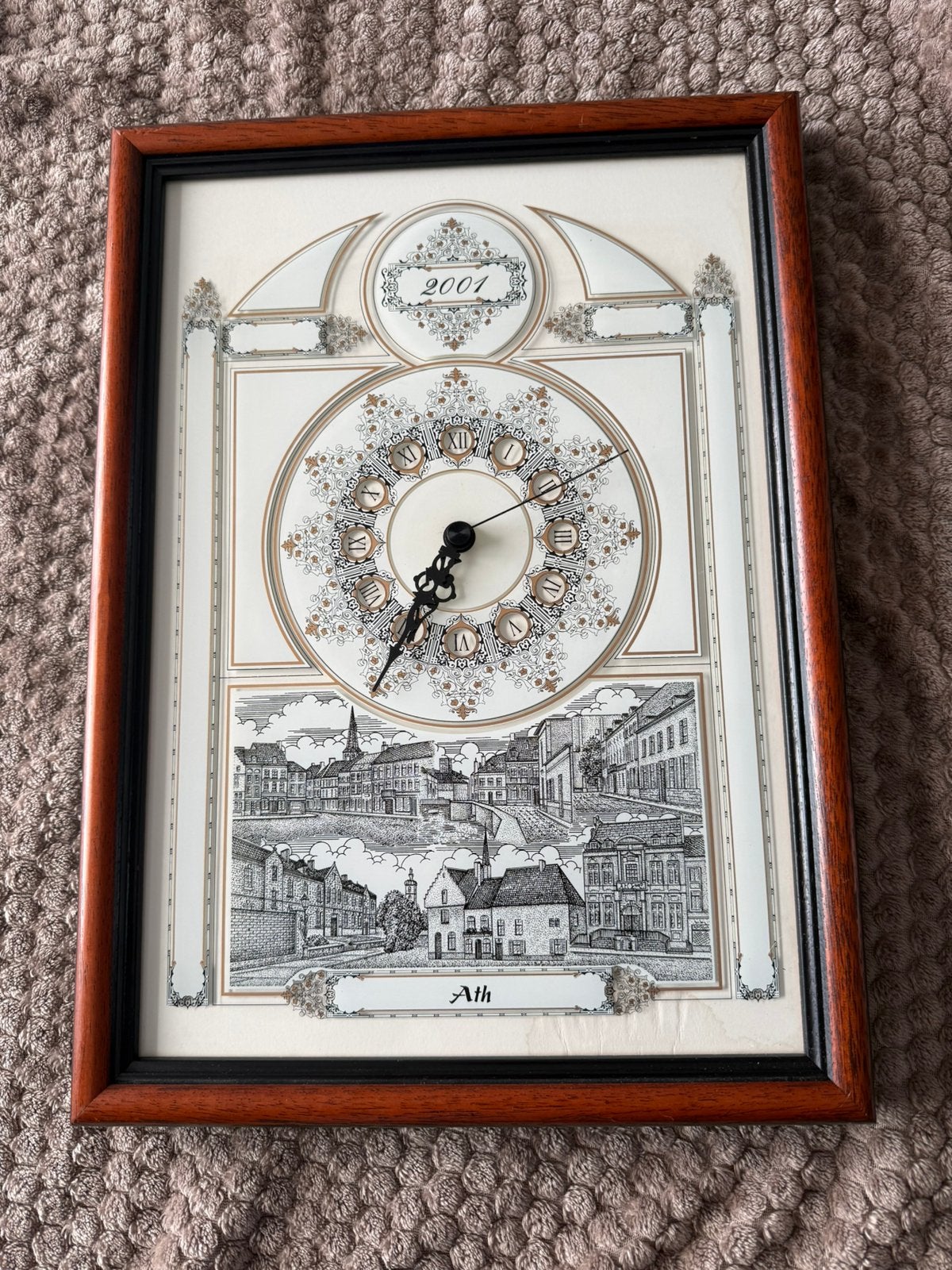 Horloge murale décorative d’Ath – Édition 2001, Enlèvement