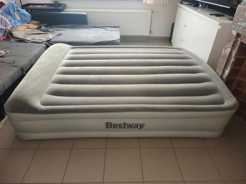 Luchtmatras  2 persoon  Bestway met ingebouwde pomp, Ophalen, Ingebouwde pomp, Zo goed als nieuw, 2-persoons