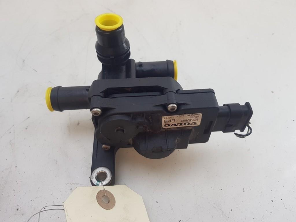 RADIATEUR SOUPAPE ELECTRIQUE Volvo XC90 II (|32249863|), Utilisé, Volvo