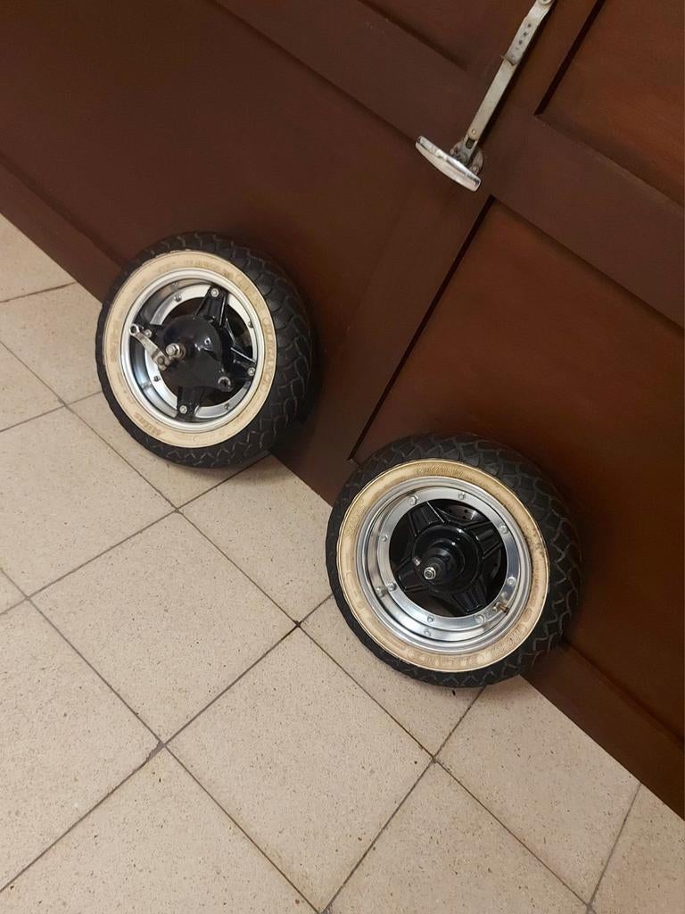 Dax 3.5 velgen met naaf en bijna nieuwe white walls., Ophalen of Verzenden