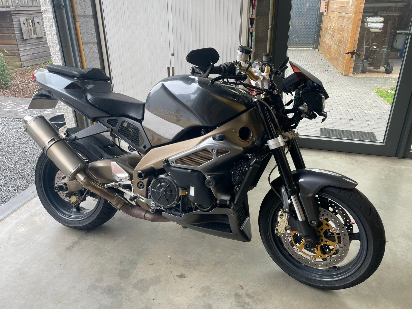 Aprilia Tuono 1000cc V-Twin, Motoren, Particulier, Nieuw
