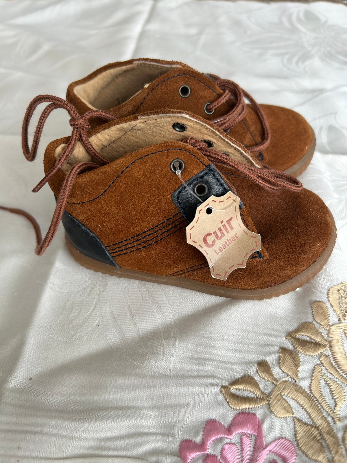Chaussures bébé en cuir neuves, Taille 19 - Prix cassé", Enfants & Bébés, Enlèvement ou Envoi, Neuf