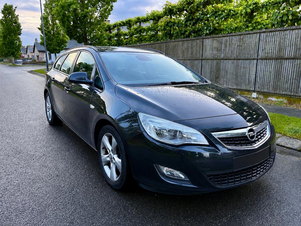 Opel Astra 1.7 cdti Euro 5 Gekeurd voor verkoop 0487383935, Auto's, Euro 5, Stof, Zwart, 4 cilinders