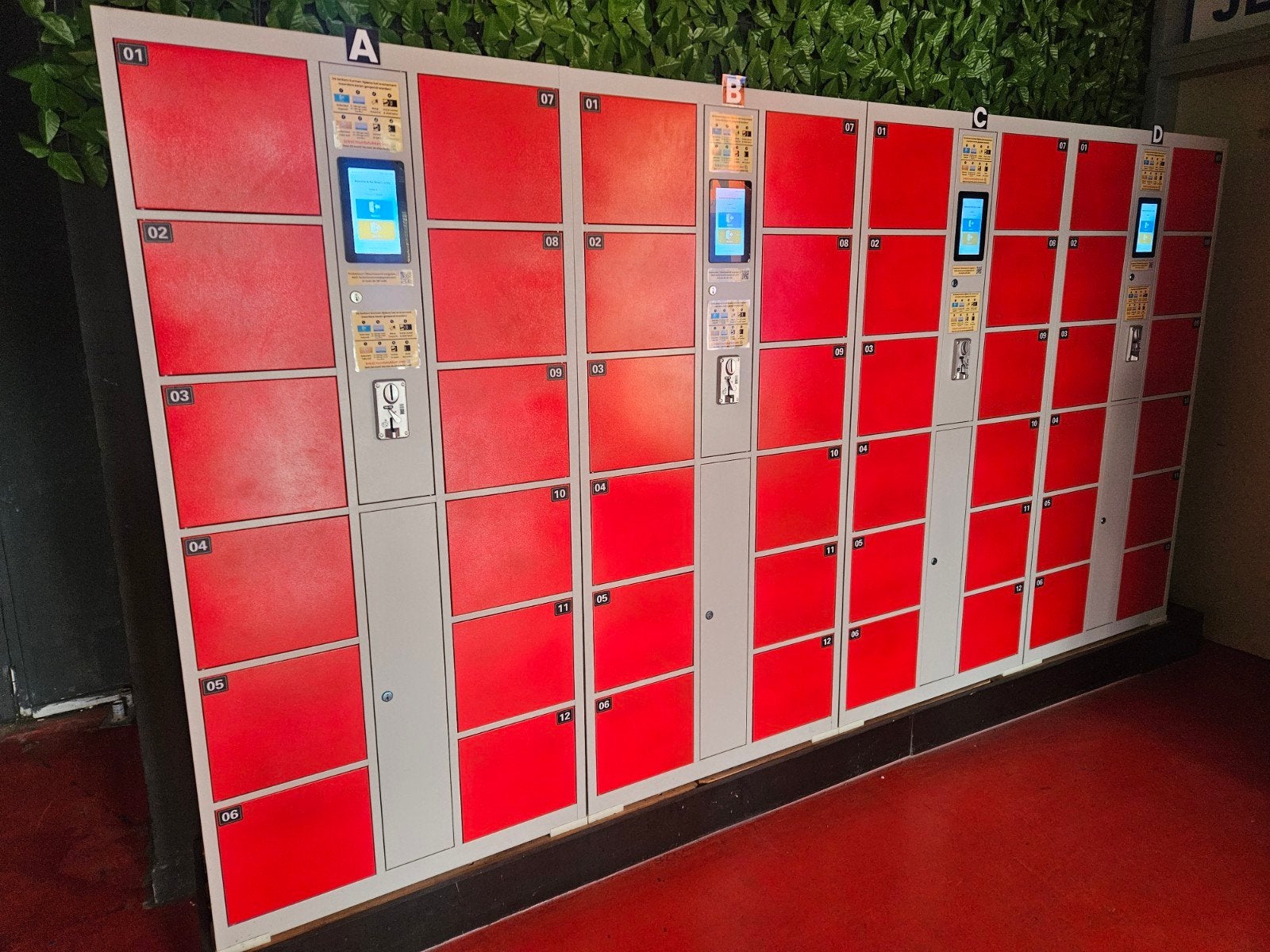 Te koop: 3x 12 digitale lockers (36 compartimenten totaal)
D, Ophalen