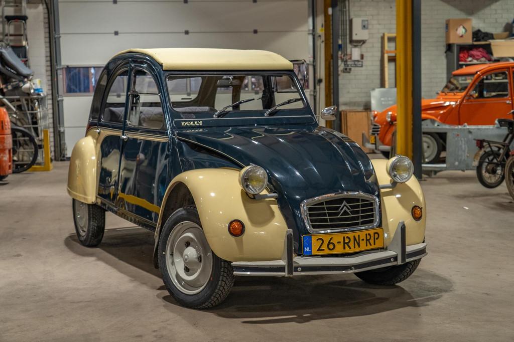 Citroen 2 CV 6 Special Dolly replica donkerblauw/ beige, Auto's, Oldtimers, Voorwielaandrijving, 4 deurs, 602 cc, Blauw