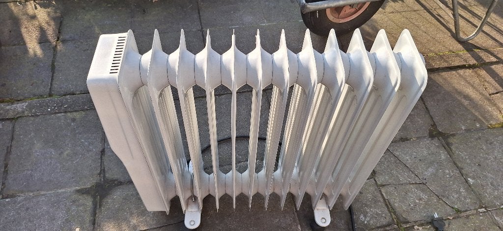 olie-radiator, Ophalen, Zo goed als nieuw, Radiator