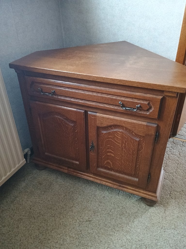 TV KAST in bruine eik, Ophalen, Zo goed als nieuw, Eikenhout, Klassiek