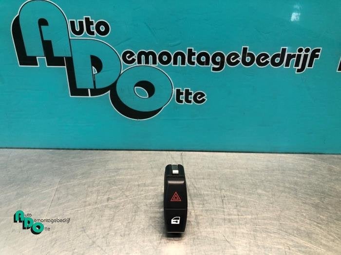Paniekverlichtings Schakelaar van een BMW 5-Serie (5-Serie 0, Gebruikt, -, -, Ophalen of Verzenden