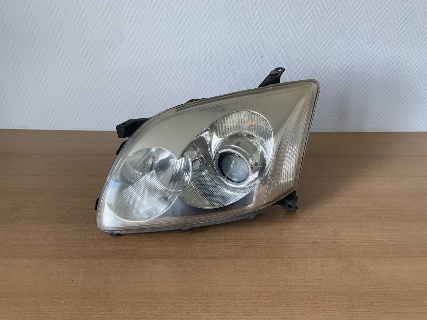koplamp links toyota avensis T25 2003 tot 2006, Autos : Pièces & Accessoires, Éclairage, Toyota, Utilisé, Enlèvement ou Envoi