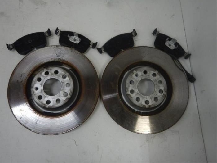 VW Golf 8 GTI Remset Remschijven+Remblokken, Ophalen of Verzenden, Gebruikt