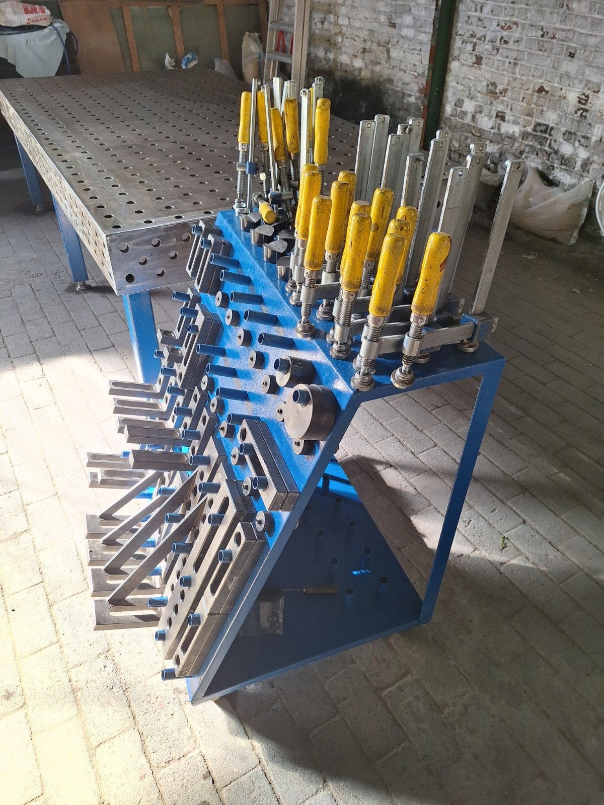 table de bridage mod 28 siegmund 3000x1500 avec acsessoire., Ophalen