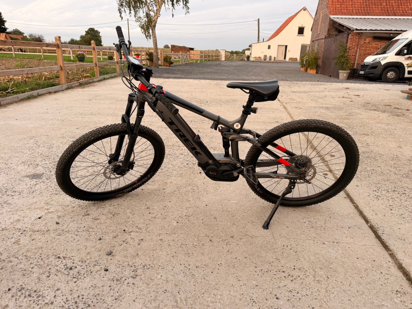 Trek elektrische full-suspension mountainbike, Fietsen en Brommers, Ophalen, Zo goed als nieuw