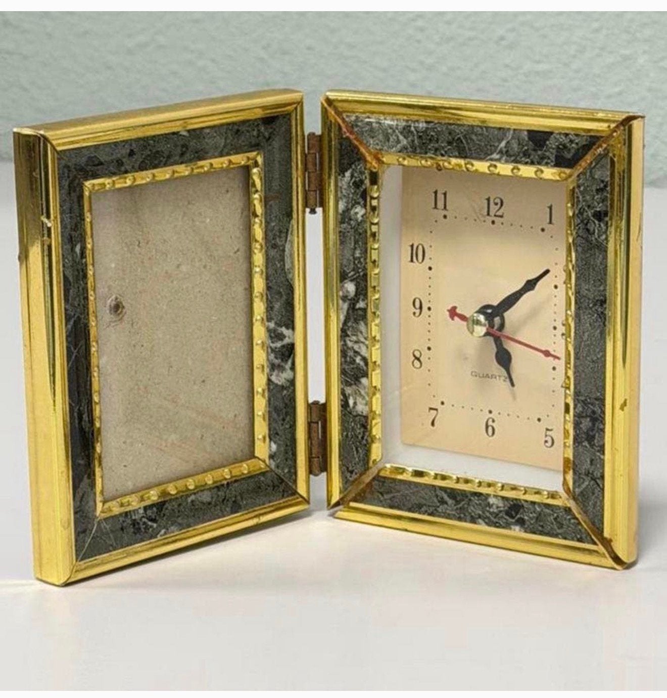 Horloge table pliable vintage et cadre photo aspect marbre, Classique, Enlèvement ou Envoi, Comme neuf, Horloge de table