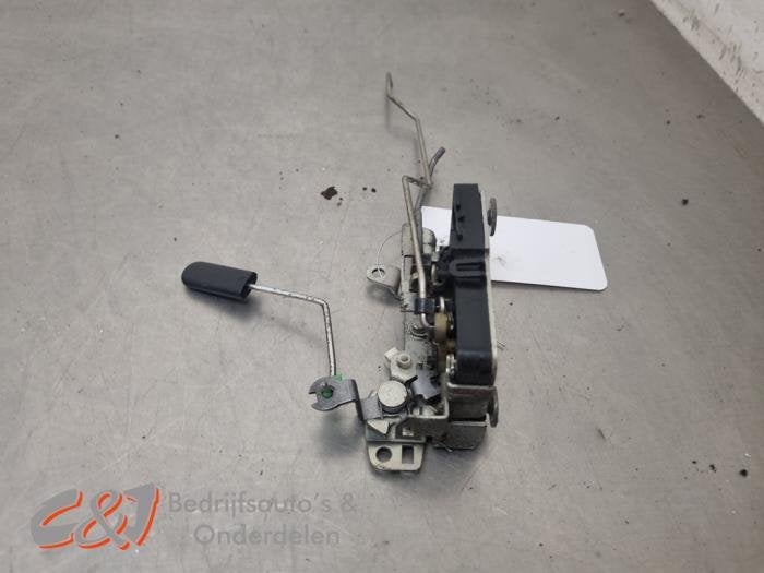 Serrure portière mécanique 2portes droite d'un Iveco Daily, Autos : Pièces & Accessoires, -, 3 mois de garantie, Utilisé, Autres marques automobiles