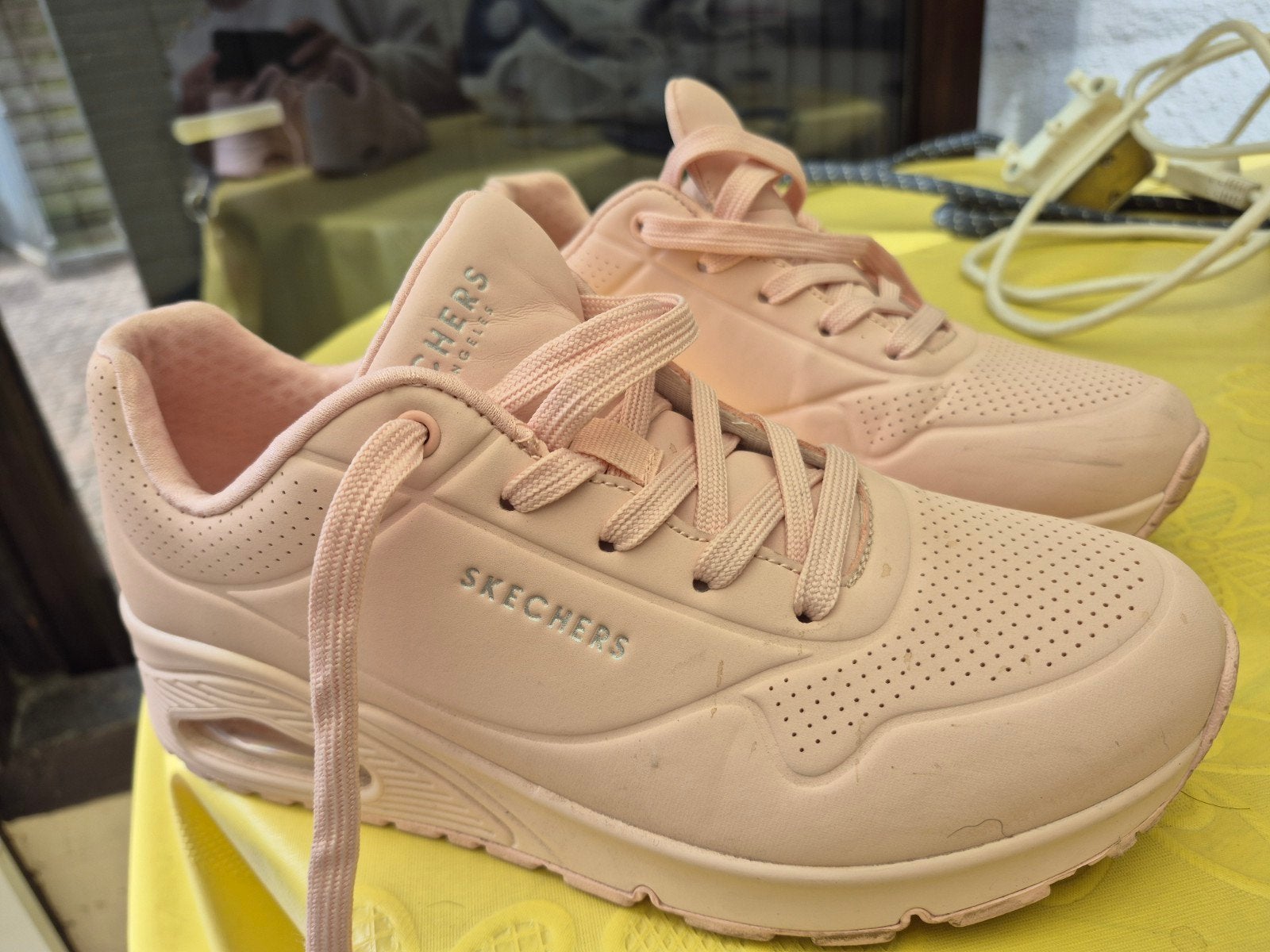 Sneakers skechers dames, Vêtements | Femmes, Chaussures, Neuf, Skechers, Rose, Sneakers et Baskets