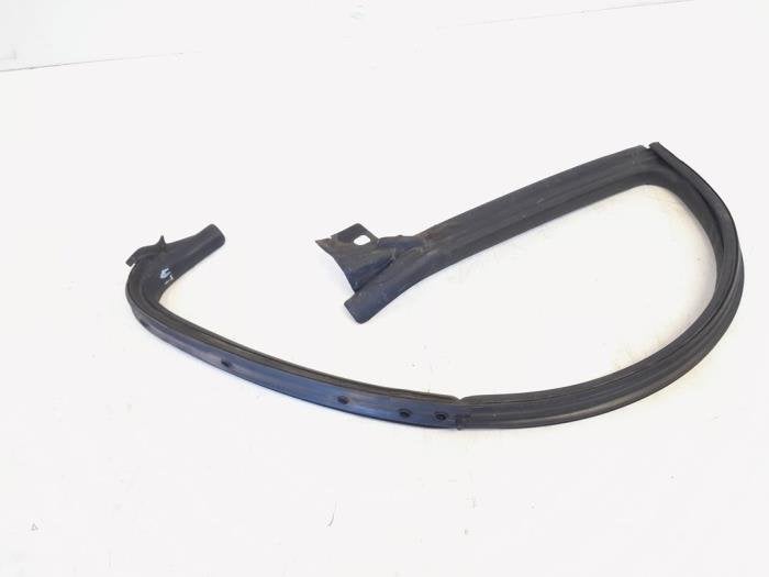 Joint caoutchouc portière 4portes arrière gauche d'un Volk, Autos : Pièces & Accessoires, Volkswagen, -, 3 mois de garantie, Utilisé