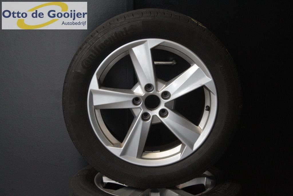 Originele Audi Q2 Velgen 17 Inch Zomerbanden 215/55R17, Auto-onderdelen, Banden en Velgen, Ophalen, -, -, Banden en Velgen