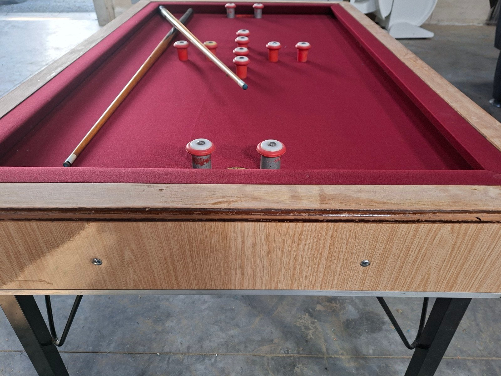 Een vernieuwde tapbiljart met toebehoren., Sports & Fitness, Enlèvement