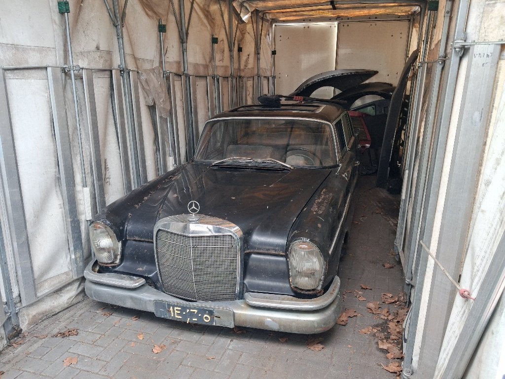 mercedes w112 300sel  zeer zeldzaam schuurvondst project, Auto's, 4 deurs, Stof, Zwart, Mercedes-Benz