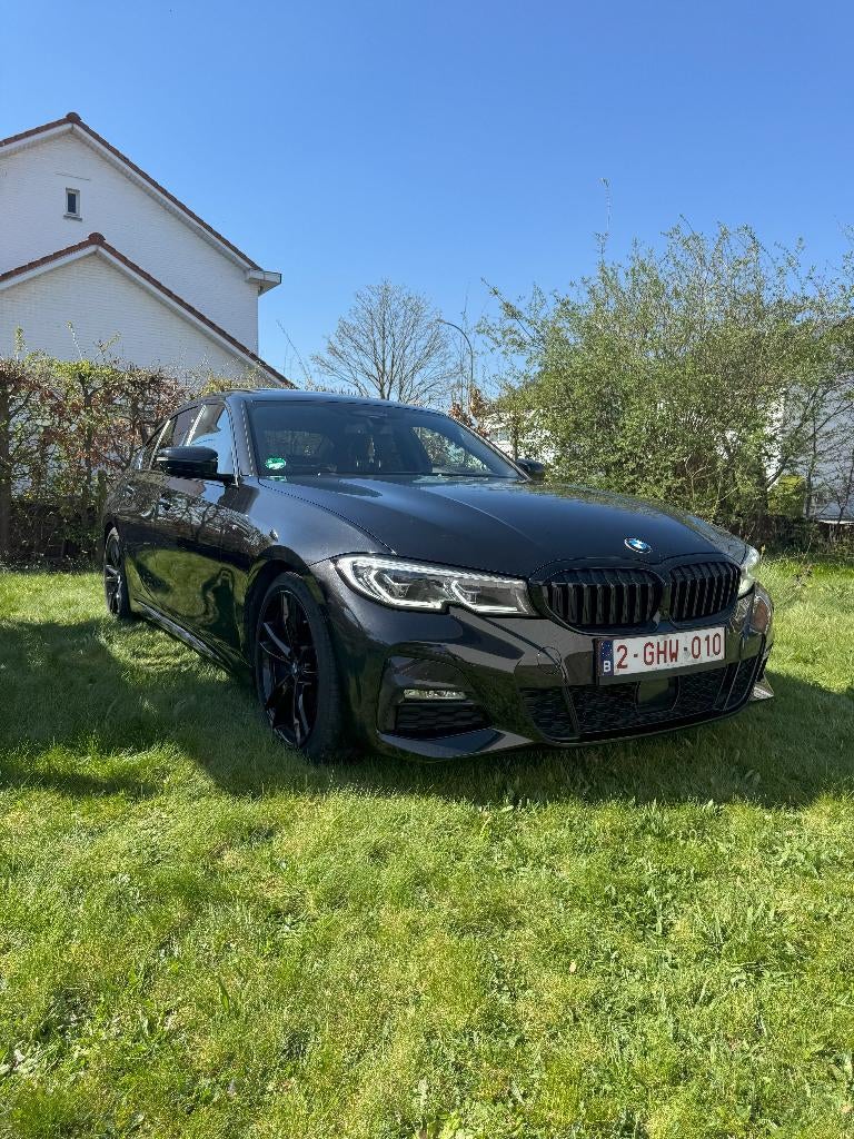 BMW 330i M SPORT FULL+FULL OPTIE HUD 360 OPENDAK ACC, Auto's, BMW, Automaat, 4 cilinders, Alcantara, Zwart
