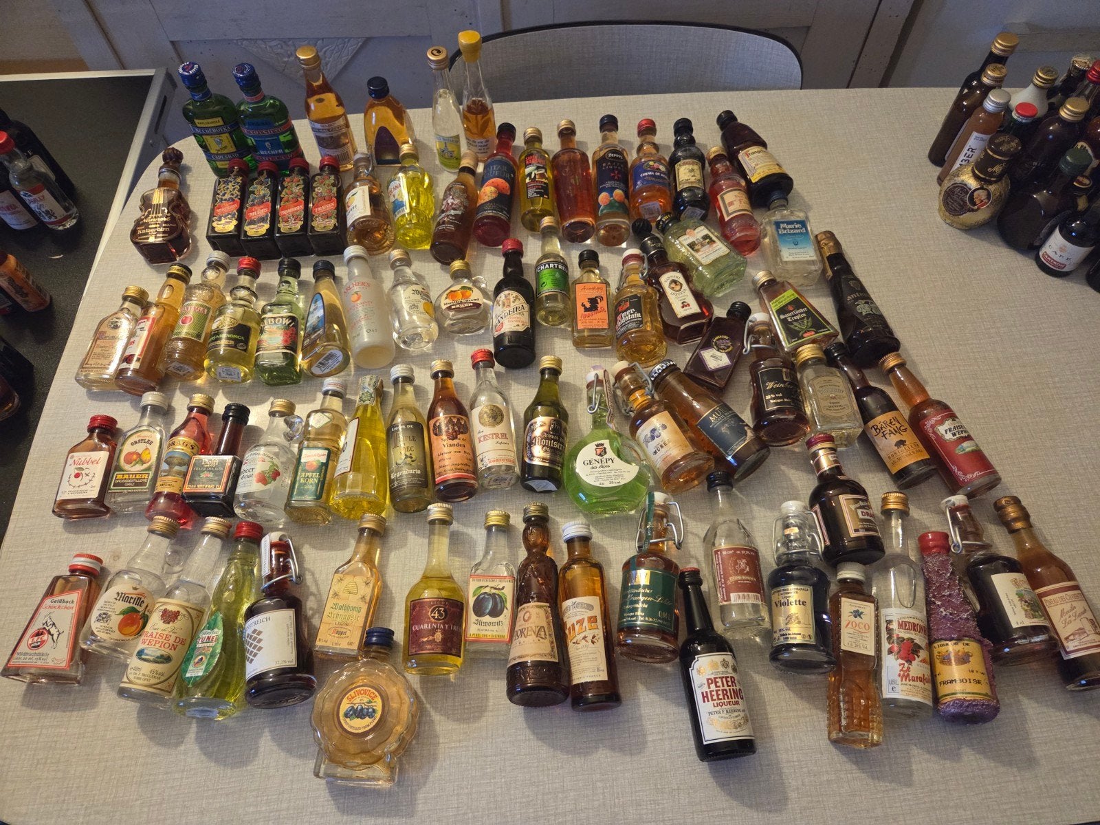 305 miniatuur drankflesjes, Verzamelen, Ophalen