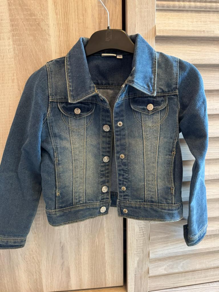 Jeansjasje meisje maat 122, Enfants & Bébés, Vêtements enfant | Taille 122, Enlèvement, Comme neuf, Fille
