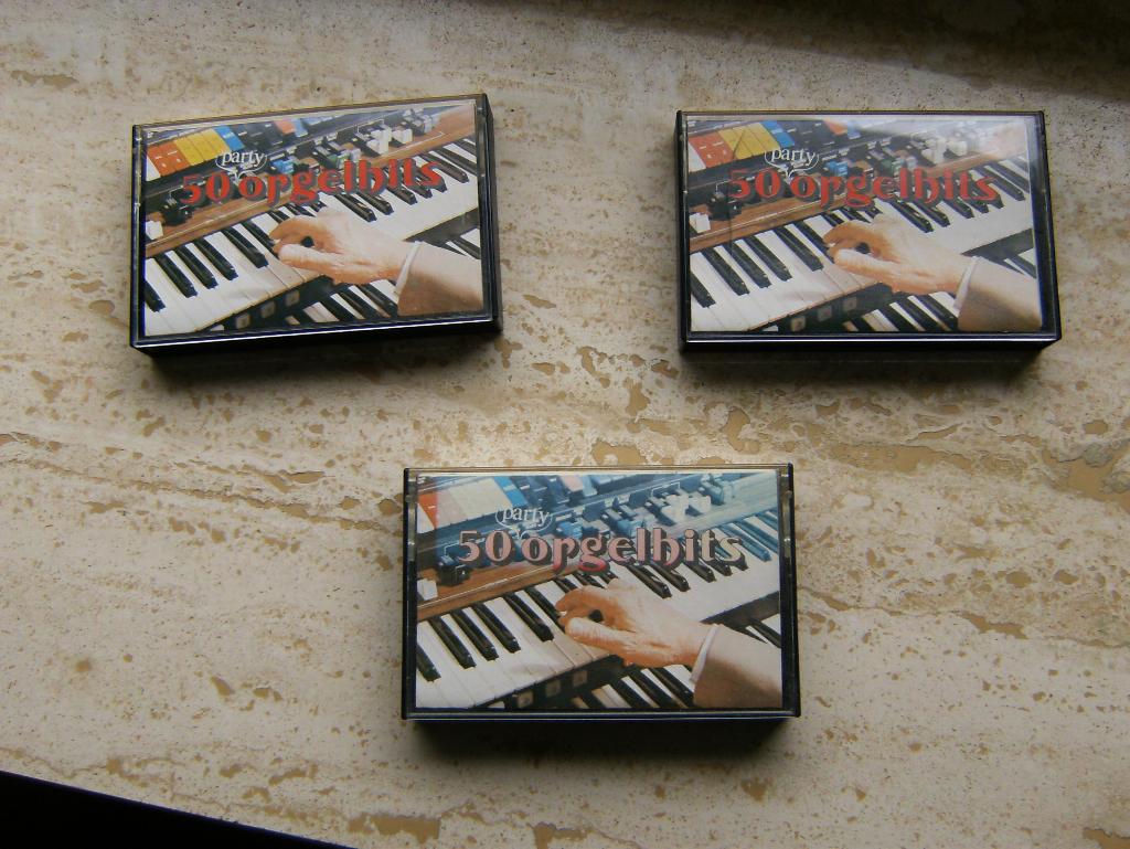 Muziekcassettes Brian Sharp Party orgelhits, Cd's en Dvd's, Cassettebandjes, Gebruikt, Voorbespeeld, Verzamelalbums, 2 t/m 25 bandjes