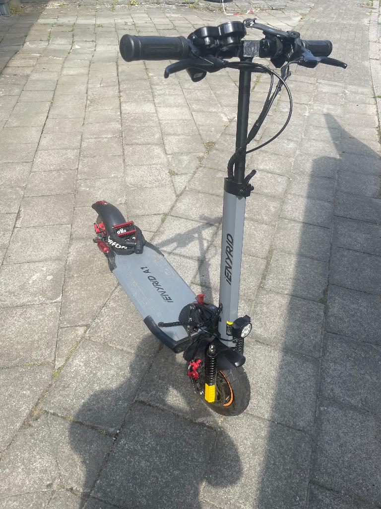 Step, Fietsen en Brommers, Steps, Ophalen, Zo goed als nieuw, Elektrische step (E-scooter)