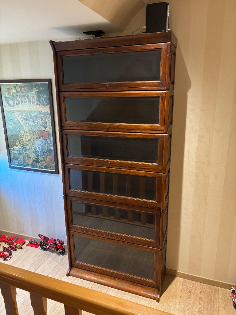 Engelse Boekenkast, Ophalen