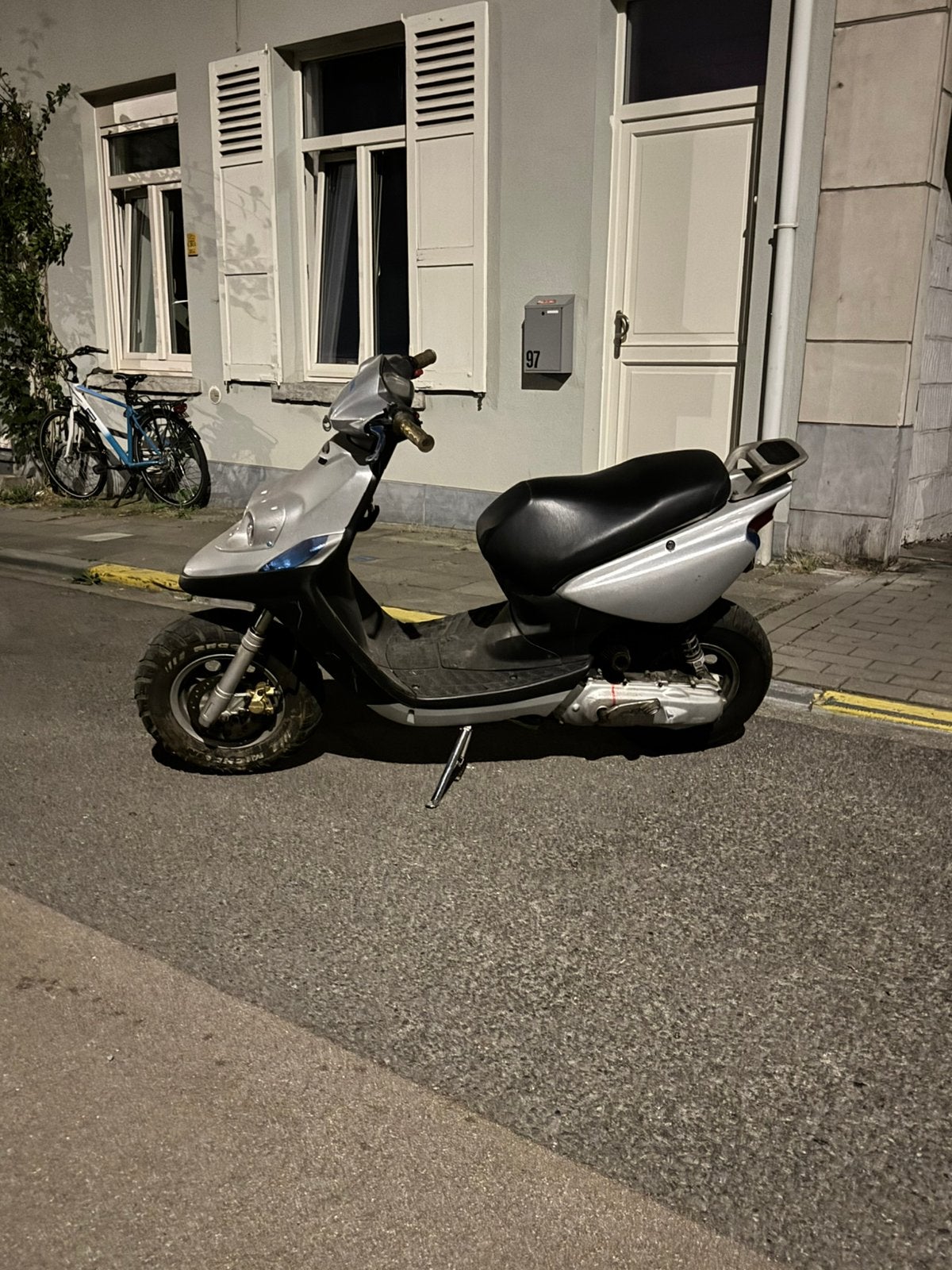 Yamaha bw’s A klasse 1998 nooit ingeschreven geweest, Enlèvement, Comme neuf
