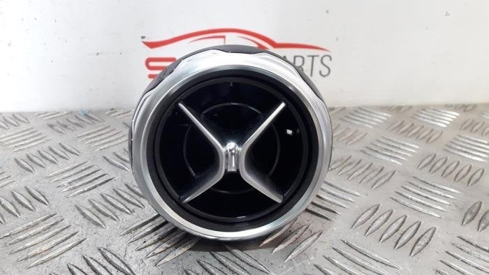 Luchtrooster Dashboard van een Mercedes GLA, Gebruikt, -, Ophalen of Verzenden, -