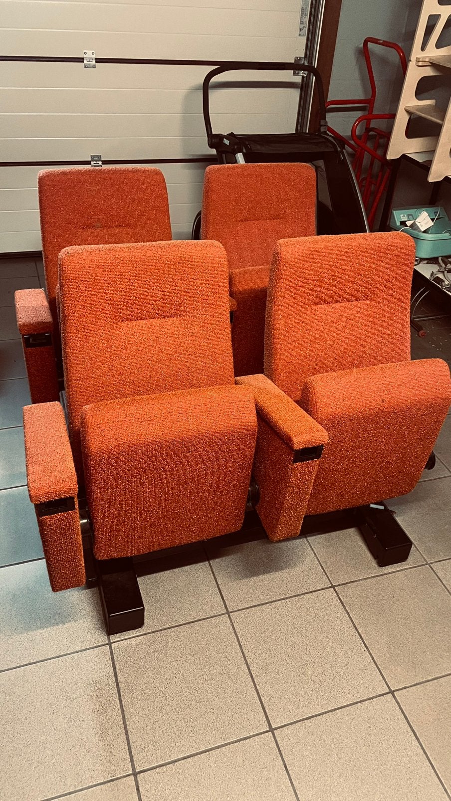 Vintage theater / cinema stoelen, Ophalen, Zo goed als nieuw, Stof