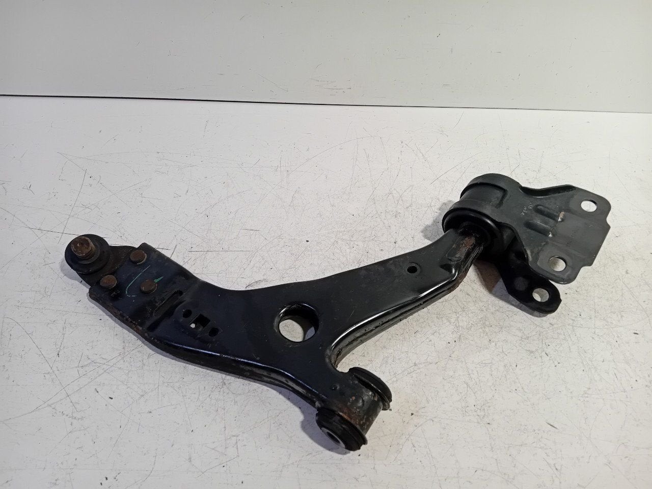 Draagarm rechts voor Ford Transit Connect, Onderdelen@venauto.nl, Van der Ven Autorecycling B.V., Gebruikt, Ettenseweg 76, 4706 PB Roosendaal, The Netherlands