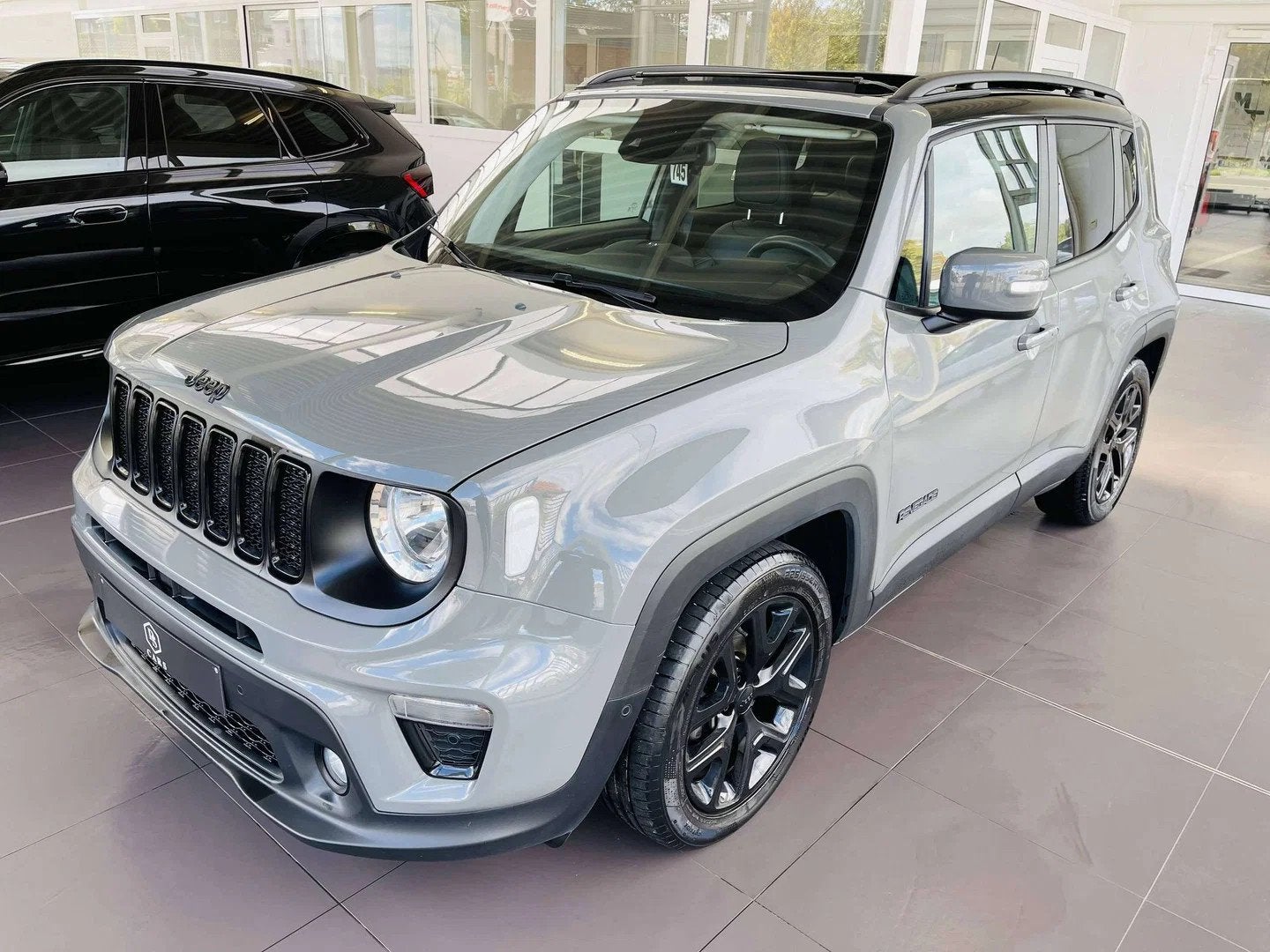 Jeep Renegade 1.3 * GARANTIE + TOIT PANO + GPS + CUIR *, Auto's, Automaat, Gebruikt, Leder, 5 zetels