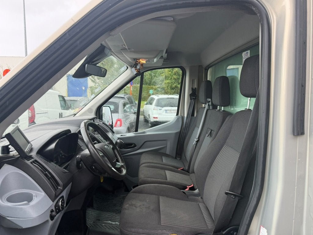 Ford Transit (Stock ID 15443) — 18