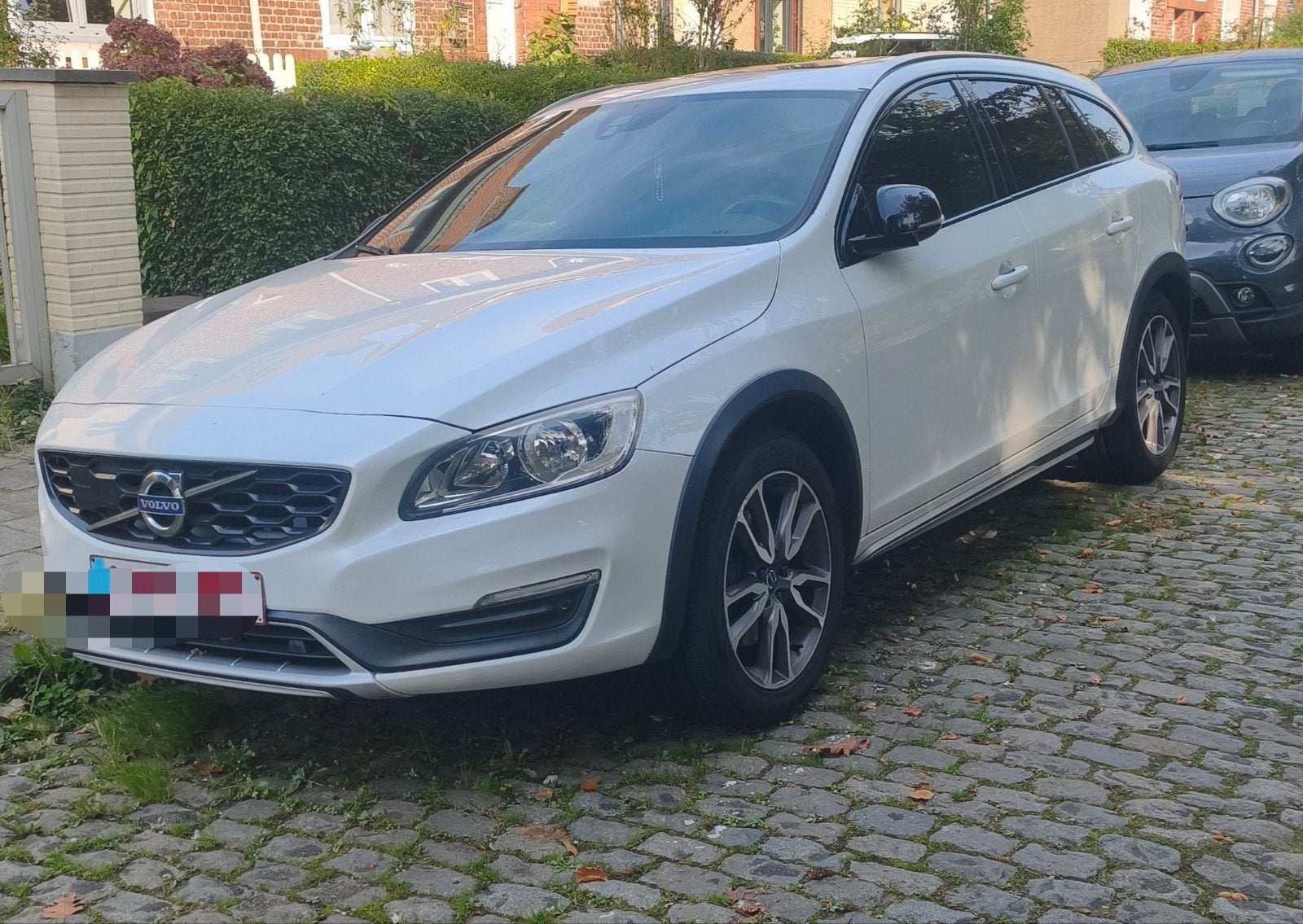 Volvo V60 Crosse Country, Autos, Cuir, Achat, 1800 kg, Boîte manuelle