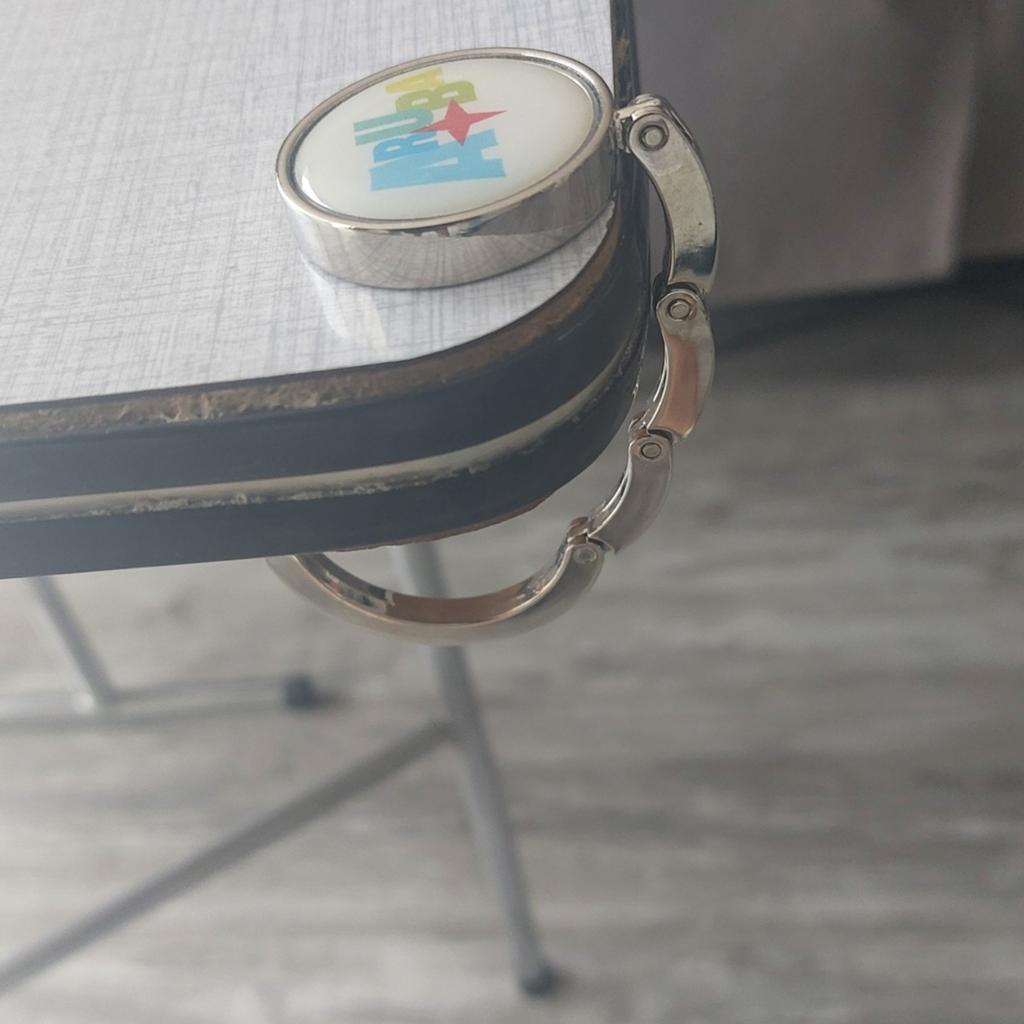Handtashouder om aan tafel te bevestigen. Goede staat, Ophalen