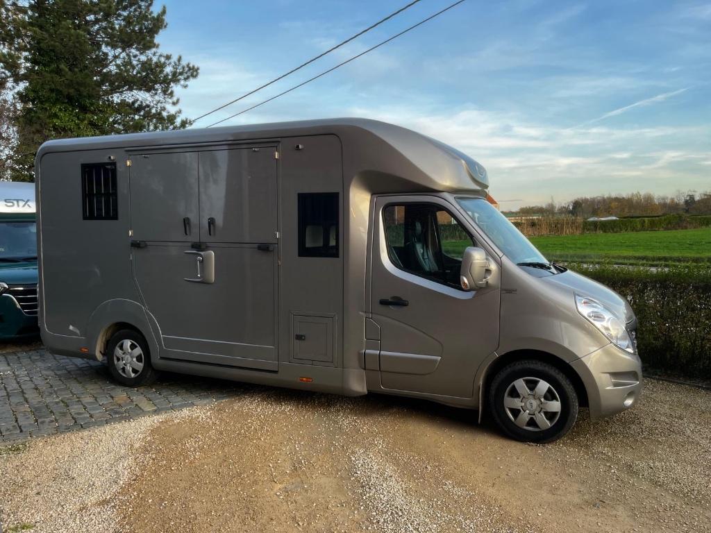 Paardencamionette TE HUUR Regio Geel, Dieren en Toebehoren, Ophalen