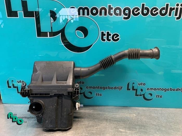 Boîtier filtre à air d'un Toyota Yaris (Yaris 1 02-), -, 3 mois de garantie, Toyota, Utilisé