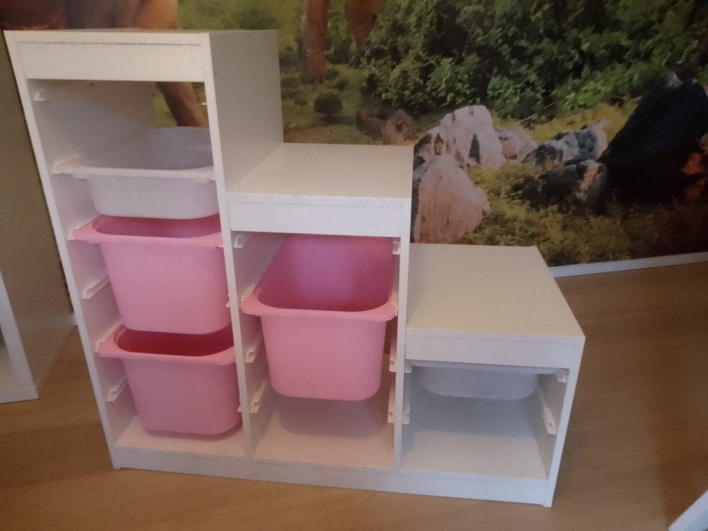 Kastje Ikea, Enlèvement