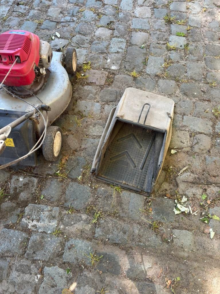 Oude grasmaaier, Tuin en Terras, Ophalen, Gebruikt, Benzine-grasmaaier, Opvangzak