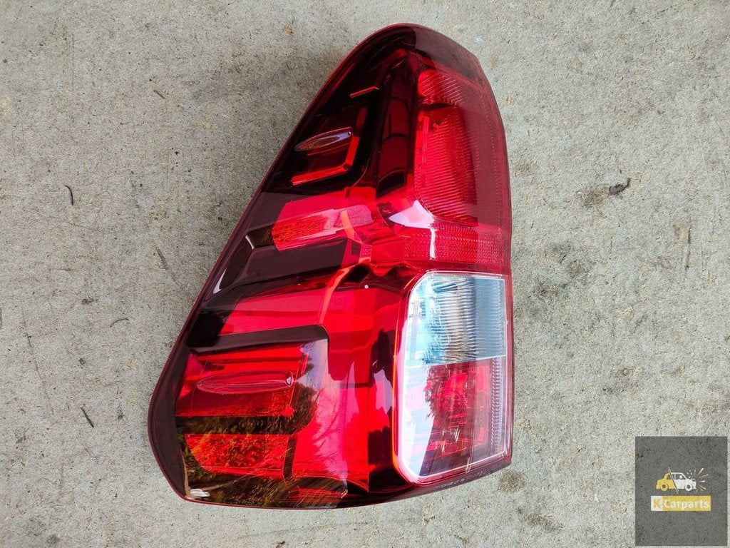 23r. @, TOYOTA HILUX 8 VIII 15-20 LINKERACHTERLICHT, Auto-onderdelen, Info@toyota.co.jp, Gebruikt, Toyota Motor Corporation, Toyota-Cho 1
471-8571  Toyota City