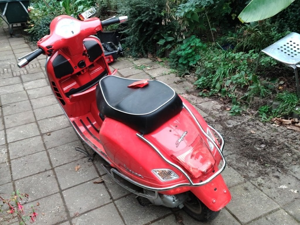 Vespa 300GTS voor project!, Motoren, Particulier, Automaat, SuperMoto, 300 cc