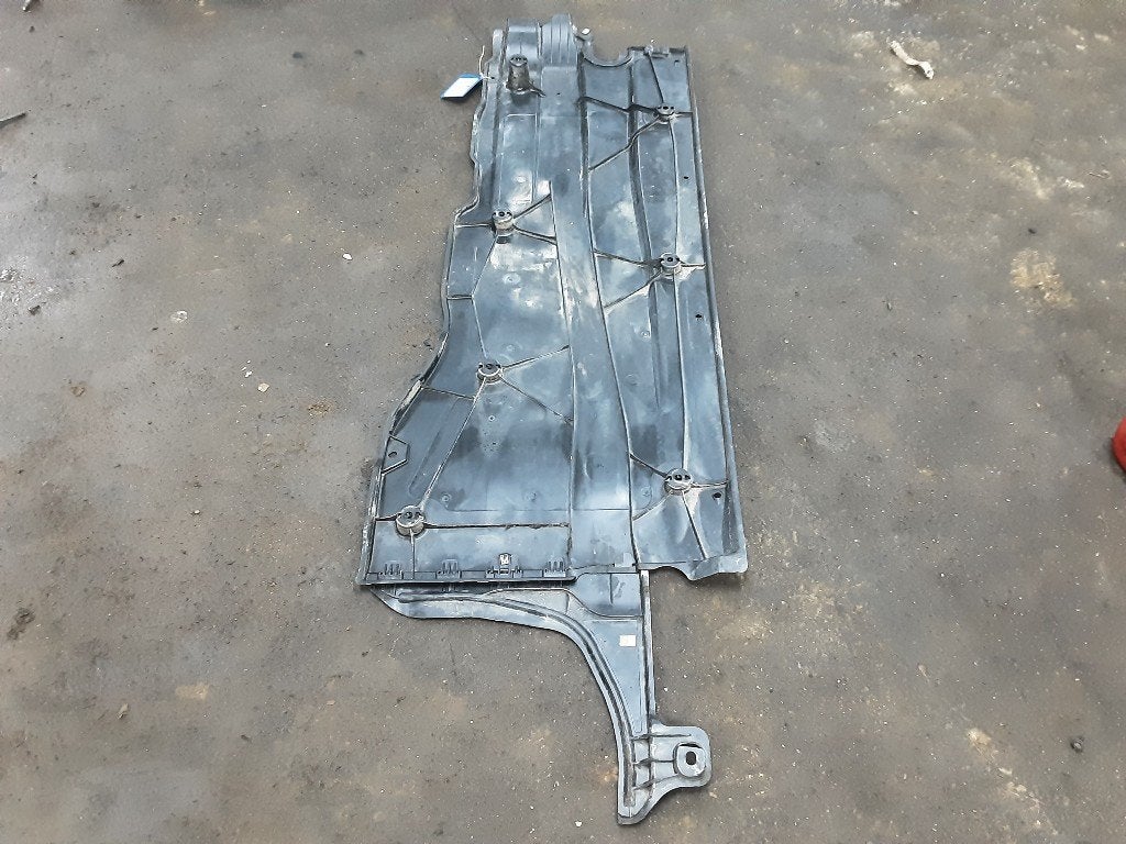 PLAQUE ARRIÈRE AVANT DROIT Audi A3 Sportback (8YA), Mevr. I. Hauben, Audi, Utilisé, Rue de l'Espoir 34 34
4030  GRIVEGNÉE, BE